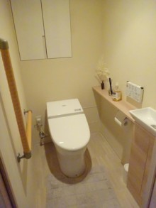 淡いグリーンのクロスで明るく優しい雰囲気のトイレに 川崎市中原区K様邸 淡いグリーンのクロスで明るく優しい雰囲気のトイレに 川崎市中原区K様邸